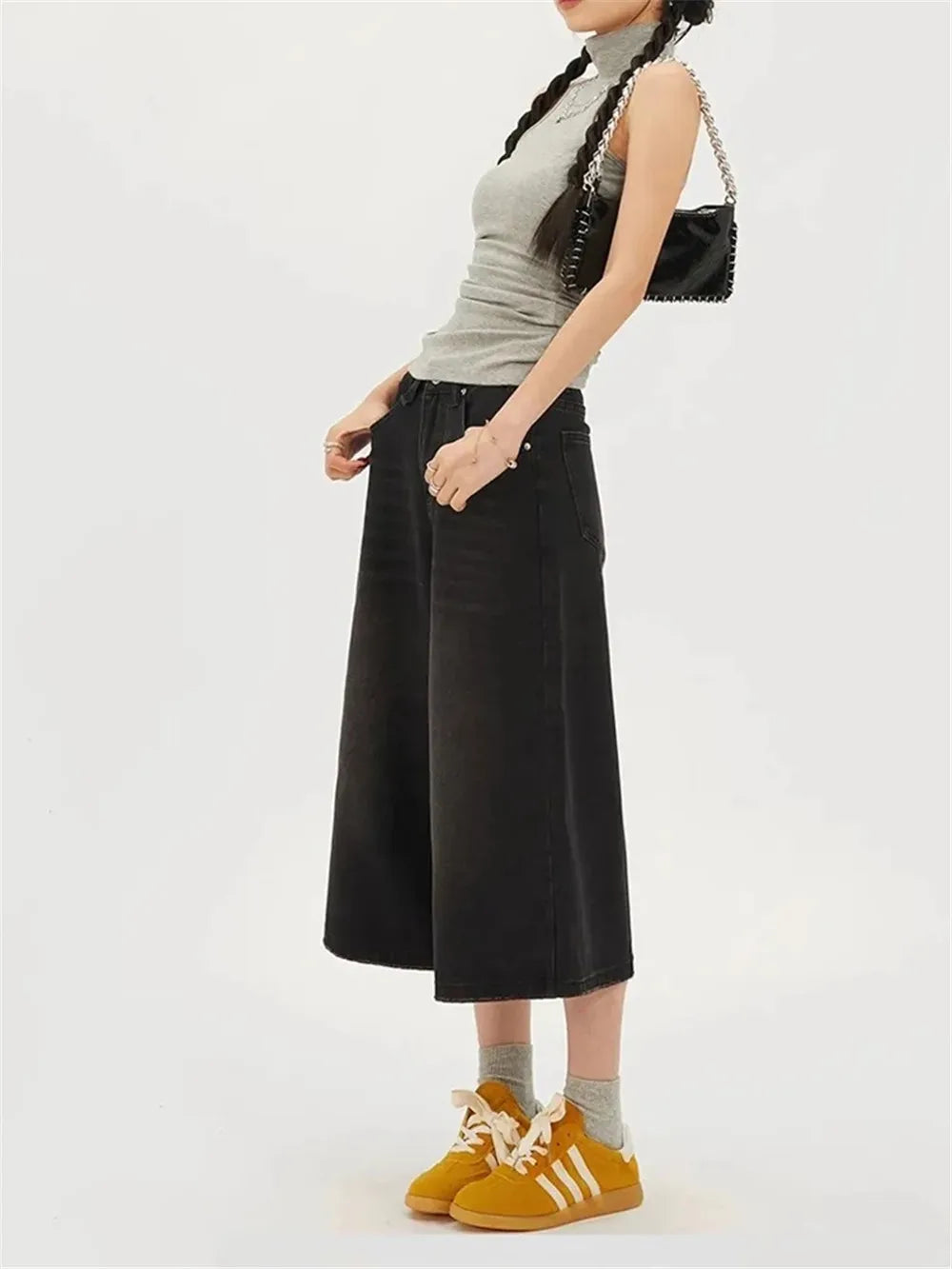 Low Waisted Cropped Wide Leg Short Pants